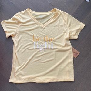 NWT women’s Be The Light V-neck shirt sleeve tee. Size small